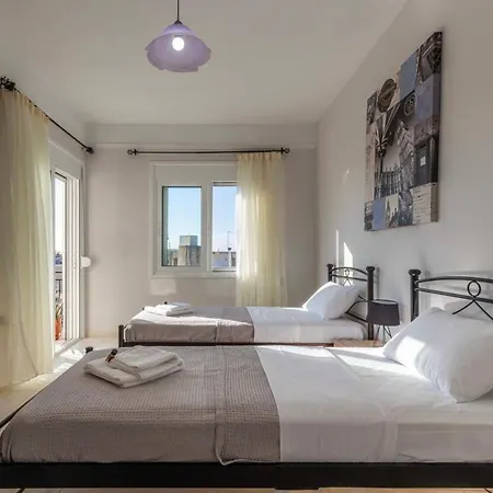 Comfy Square Gem With Balcony דירה קלמאטה