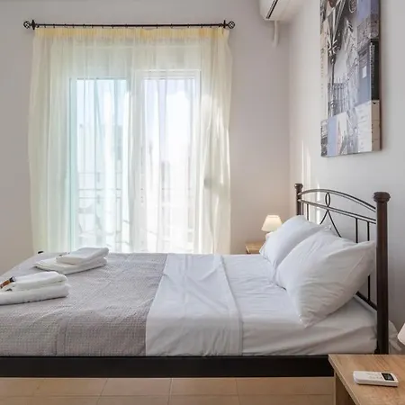 דירה Comfy Square Gem With Balcony *