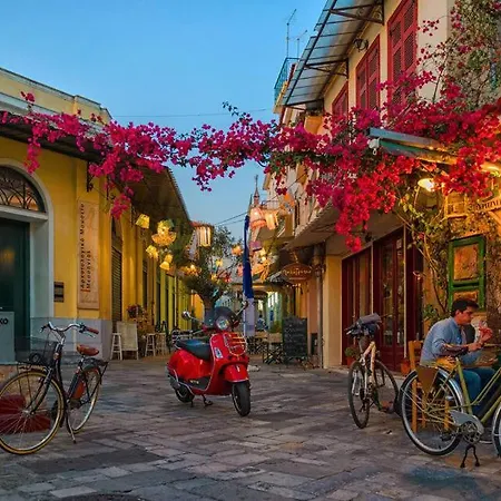 Comfy Square Gem With Balcony דירה *