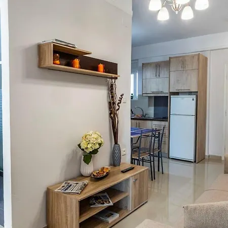 דירה Comfy Square Gem With Balcony