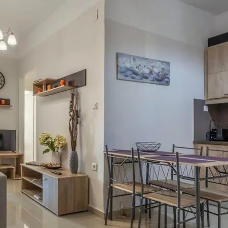 Comfy Square Gem With Balcony * Kalamata