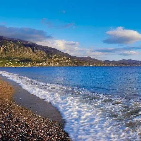 Comfy Square Gem With Balcony