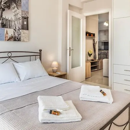 Comfy Square Gem With Balcony *