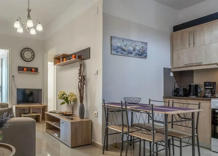 Comfy Square Gem With Balcony * Kalamata