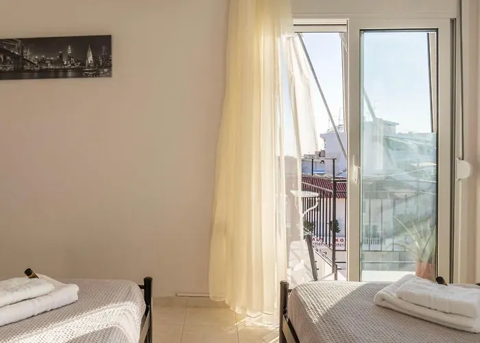 Lägenhet Comfy Square Gem With Balcony