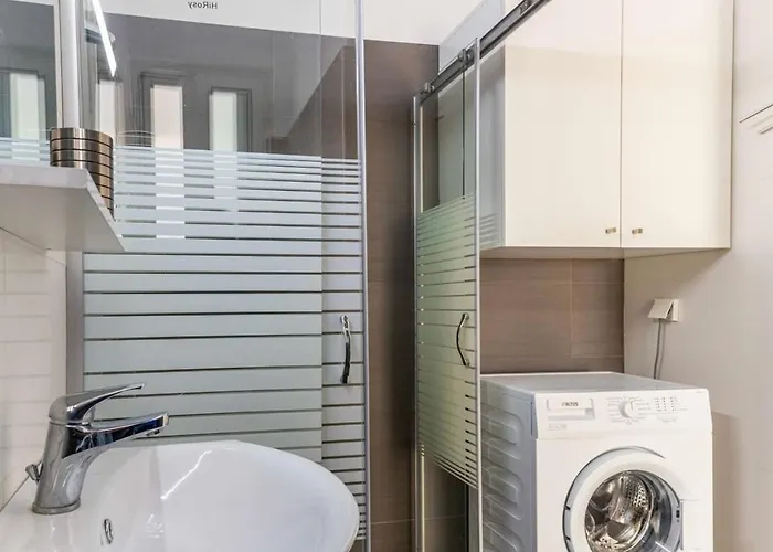 Appartement Comfy Square Gem With Balcony *