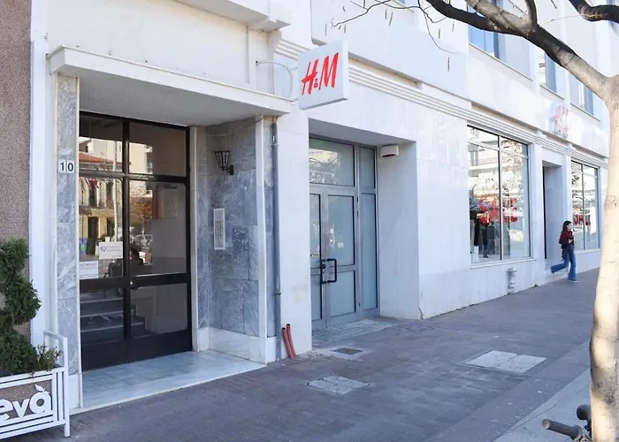 Comfy Square Gem With Balcony Apartamento *