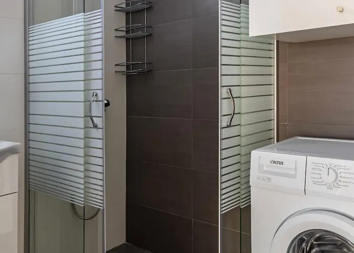 Comfy Square Gem With Balcony * Kalamata